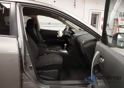 2013 Nissan Rogue S z USA, uszkodzony, nr VIN JN8AS5MV0DW627564